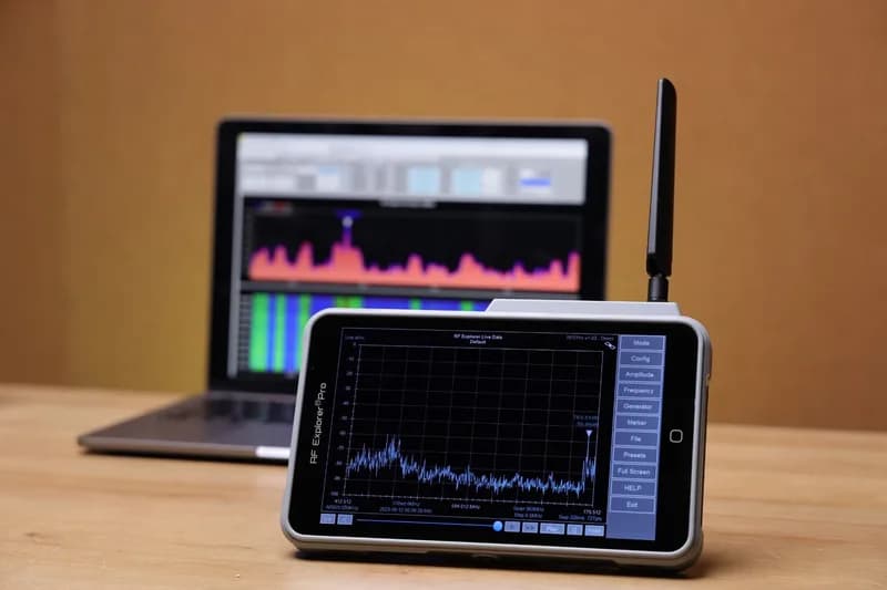RF Explorer®Pro - Анализатор спектра с сенсорным экраном