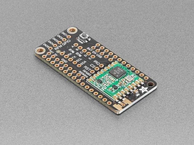 Радио Adafruit FeatherWing — RFM69HCW 900 МГц