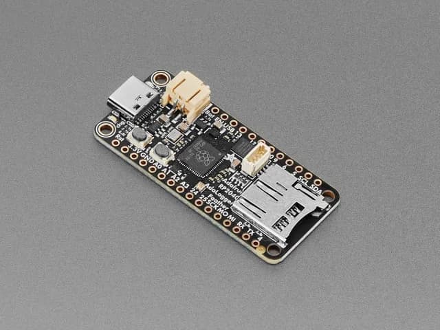Adafruit Feather RP2040 Adalogger — флэш-память 8 МБ с картой microSD