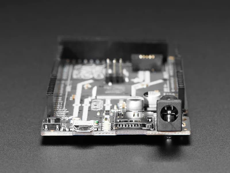 Adafruit Grand Central M4 Express с SAMD51