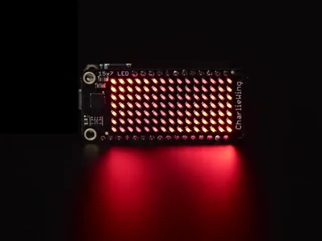 Adafruit 15x7 CharliePlex Светодиодный матричный дисплей FeatherWing - красный