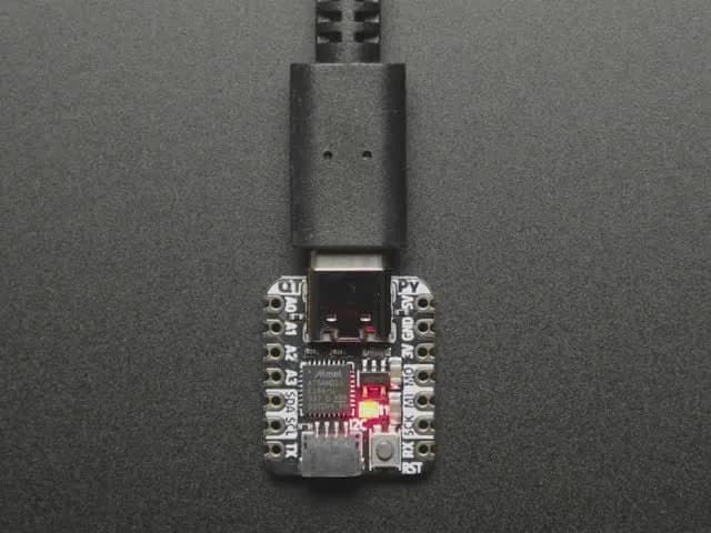 Adafruit QT Py — Совет разработчиков SAMD21 с STEMMA QT